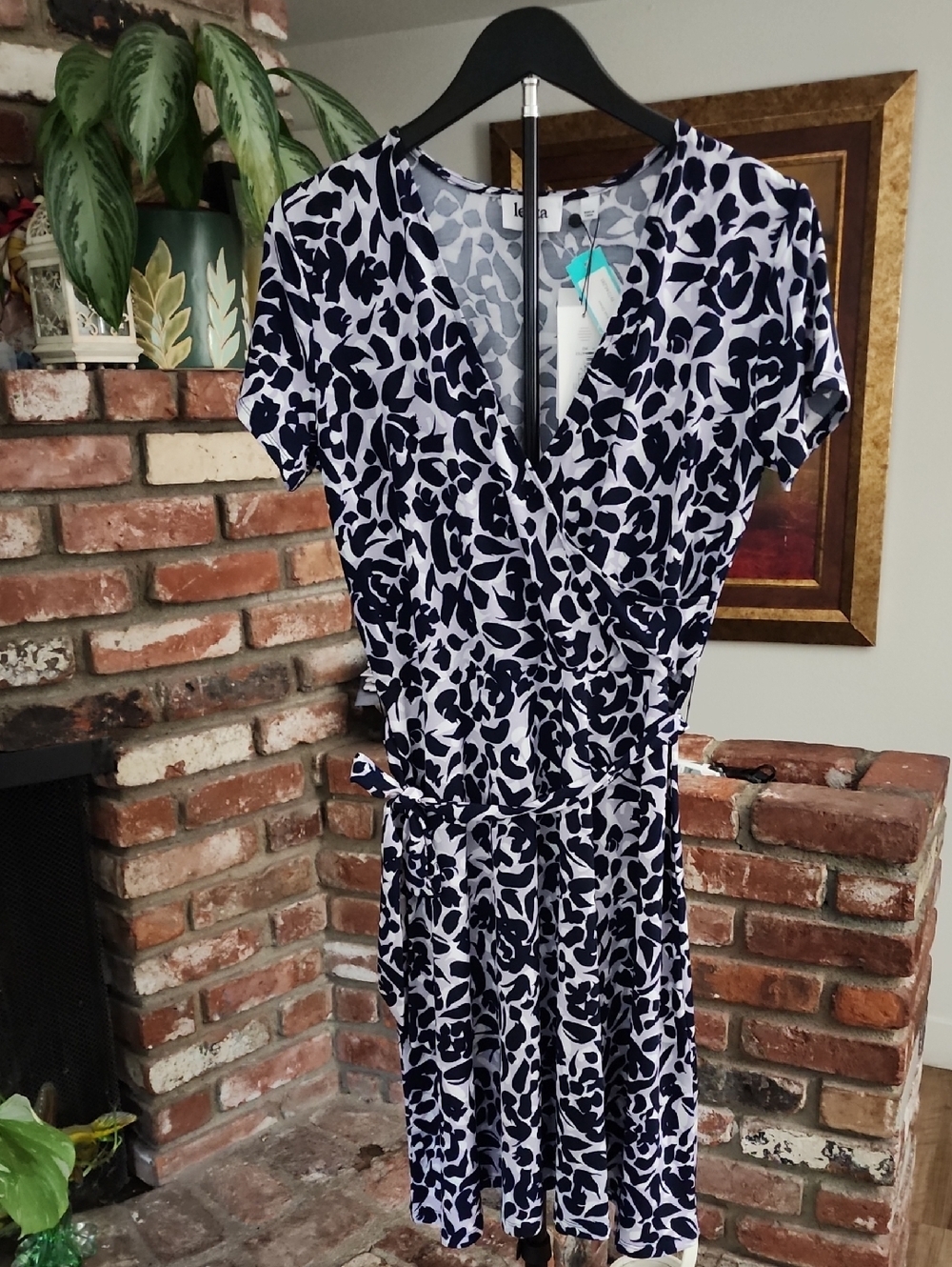 Leota NWT Faux Wrap Midi Dress Navy White Stretch Work Office Flattering Fit